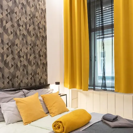 Apartamento Alice For 6 Guest In Blaha Lujza Square *