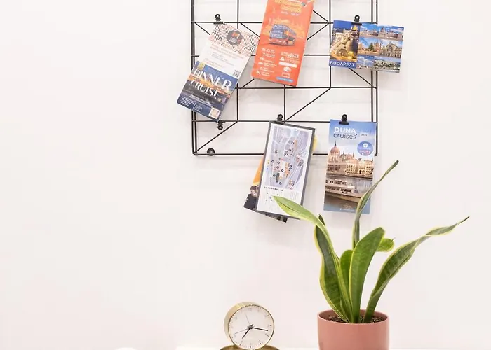 Alice For 6 Guest In Blaha Lujza Square Apartamento *