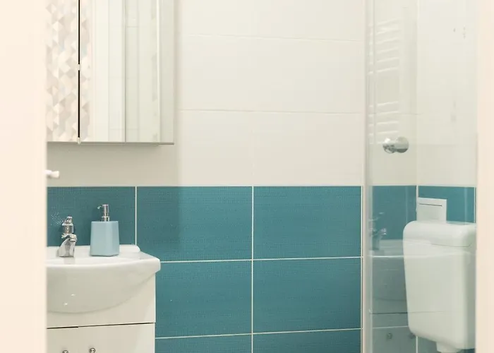 Apartamento Alice For 6 Guest In Blaha Lujza Square *