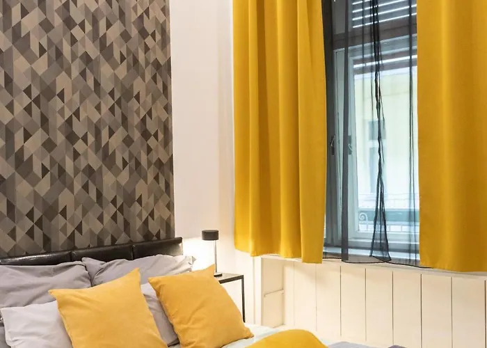 Apartamento Alice For 6 Guest In Blaha Lujza Square *